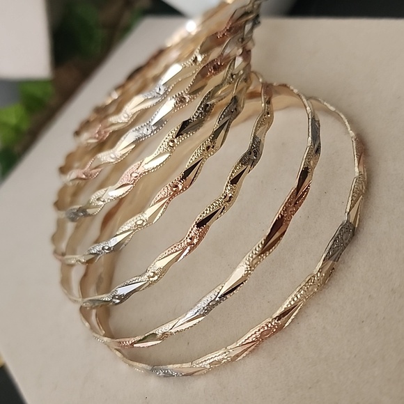 Set of Seven Tricolor Gold Filled Bangle Wave Design Bracelet - Picture 5 of 7